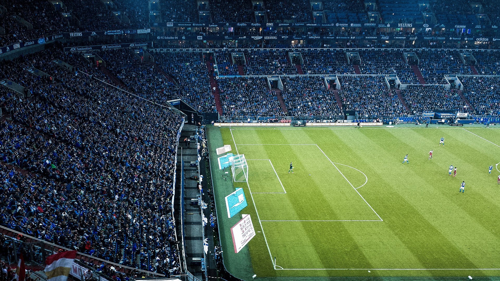 开云官网APP下载-英超激战正酣，各强队展开激烈争夺